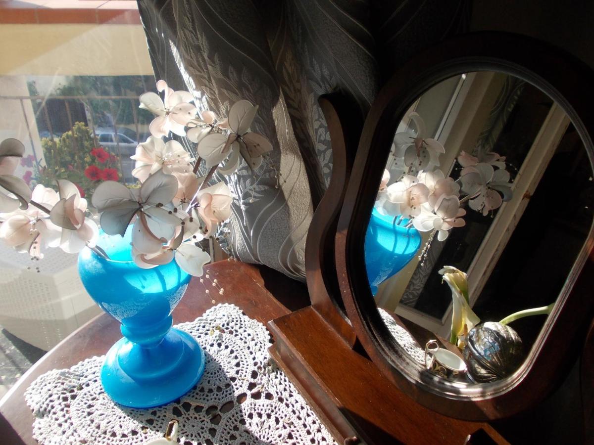 オリスターノ Domus Aurea Bed & Breakfast エクステリア 写真