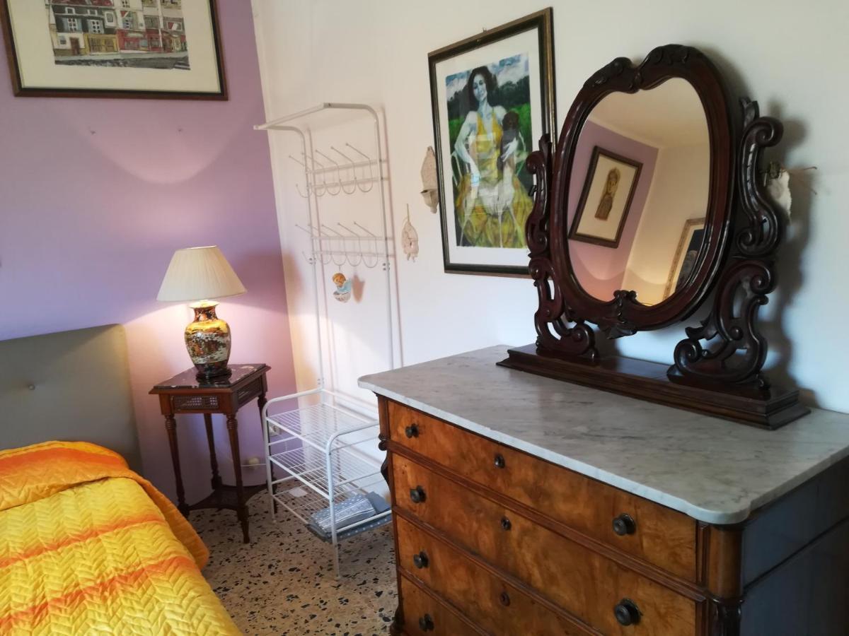 オリスターノ Domus Aurea Bed & Breakfast エクステリア 写真