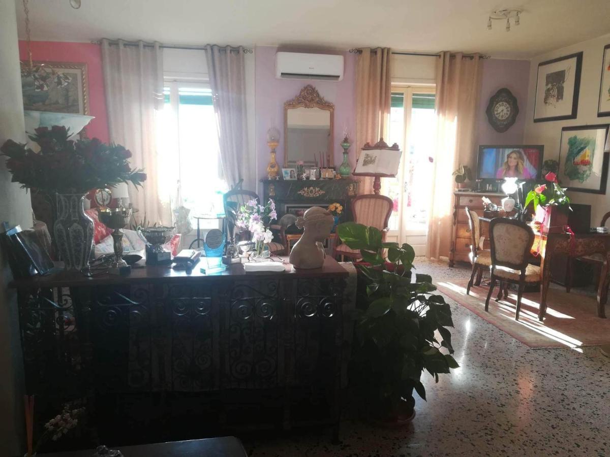 オリスターノ Domus Aurea Bed & Breakfast エクステリア 写真