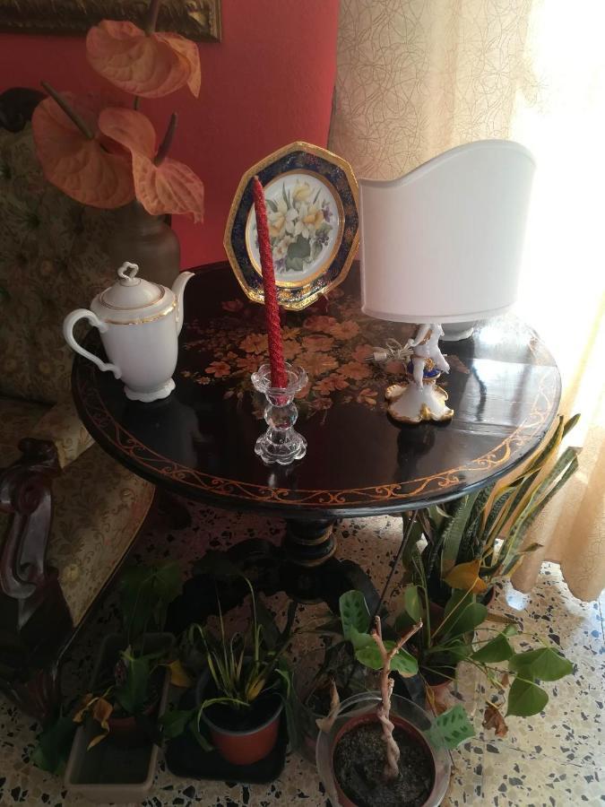 オリスターノ Domus Aurea Bed & Breakfast エクステリア 写真