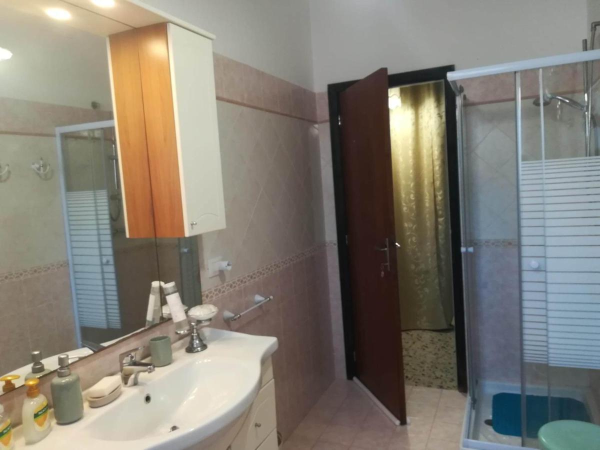 オリスターノ Domus Aurea Bed & Breakfast エクステリア 写真