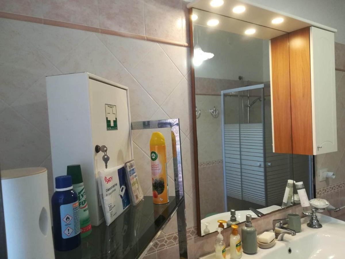 オリスターノ Domus Aurea Bed & Breakfast エクステリア 写真